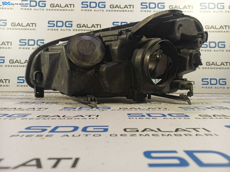 Far Dreapta FARA Xenon Ford C-Max 2007 - 2010 Cod 7M51-13W029-BC [L1522]