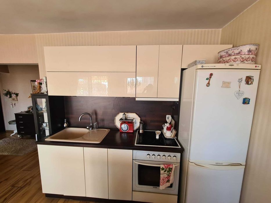 Продава се Тристаен апартамент в Хасково, Дружба 1 - 91 кв.м за 1154 €/кв.м - Снимка #3