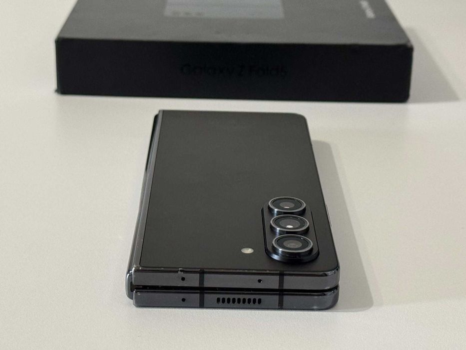 Бартер! Samsung Galaxy Z Fold 5 Phantom Black (Черен)
