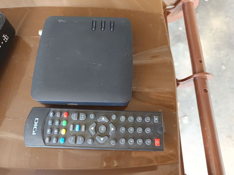 De vanzare 3 aparate pentru Satelit de la Digi si WI FI