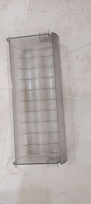 Продам полки для холодильника