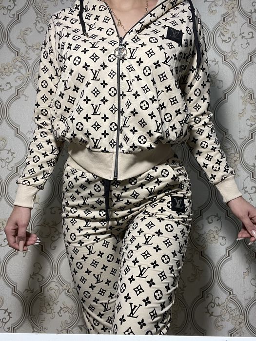 Trening Louise Vuitton ,nou cu eticheta