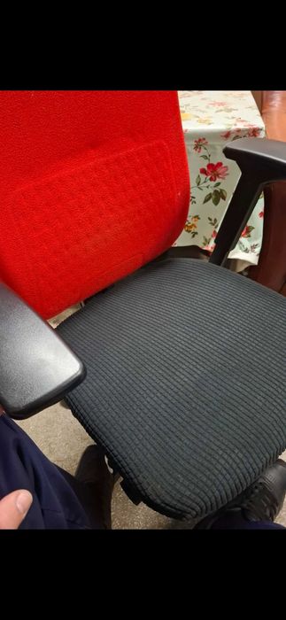 Scaun birou cu spatar si cotiere