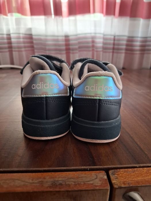 Децки маратонки кожени