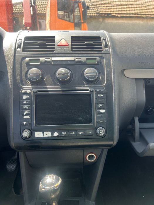 На части VW TOURAN 1.6 FSI 115 кс код  BAG 2006год