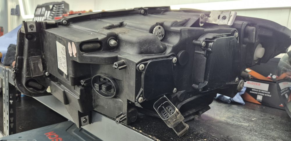 Vând set faruri BMW F10/F11