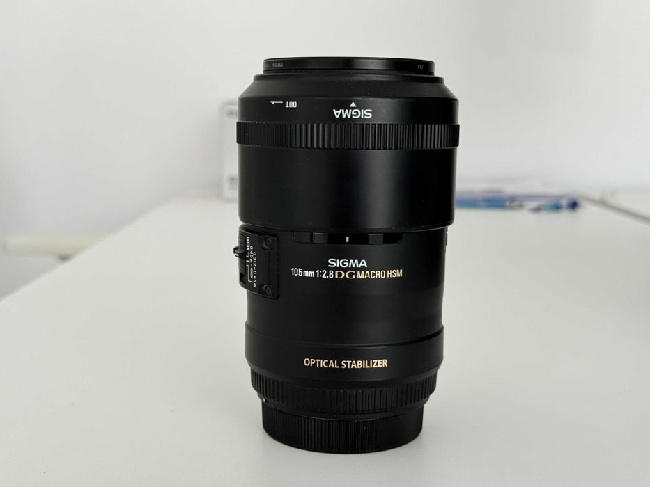 Sigma 105mm f/2.8 EX DG OS HSM Macro — Canon EF+adaptor EF→EF-M (cu filtru, parasolar)