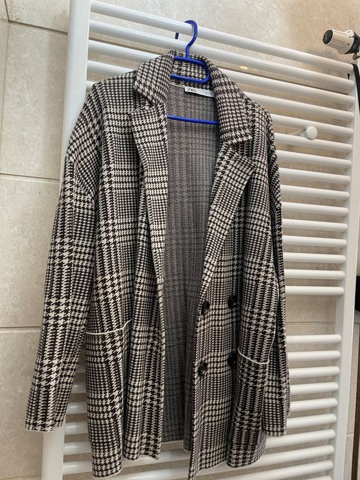 Sacou maro, cu model