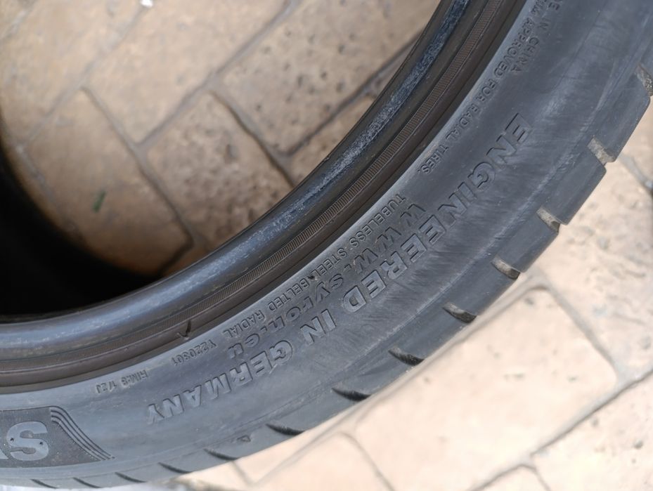 Летни гуми Syron 235/40/19