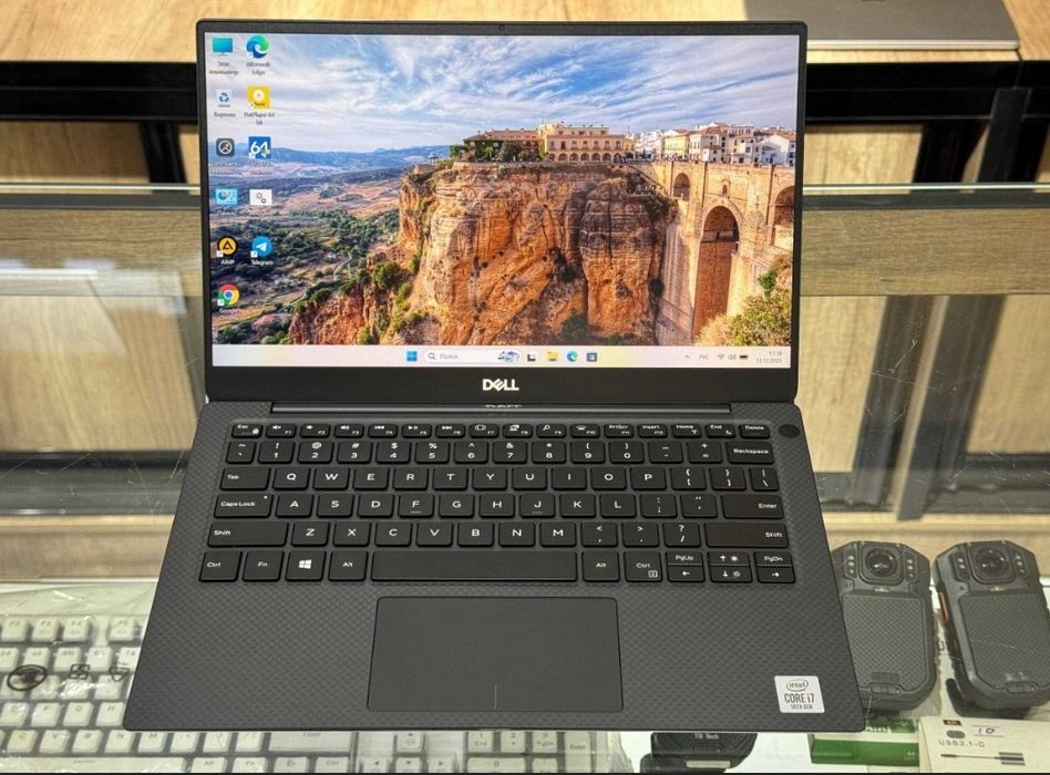 Dell Noutbook sotiladi. Sensor ekran