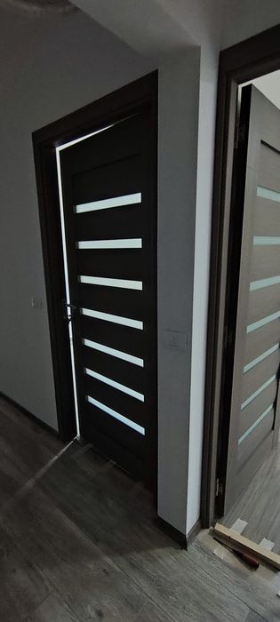 Vând apartament cu 3 camere decomandat.