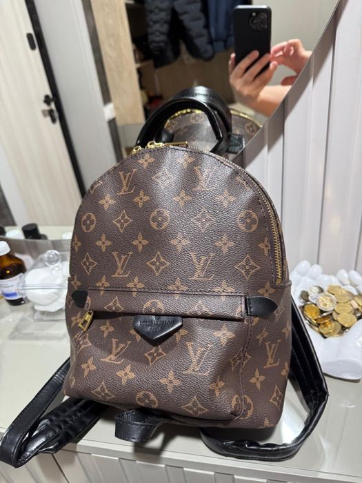 Продам рюкзак LV