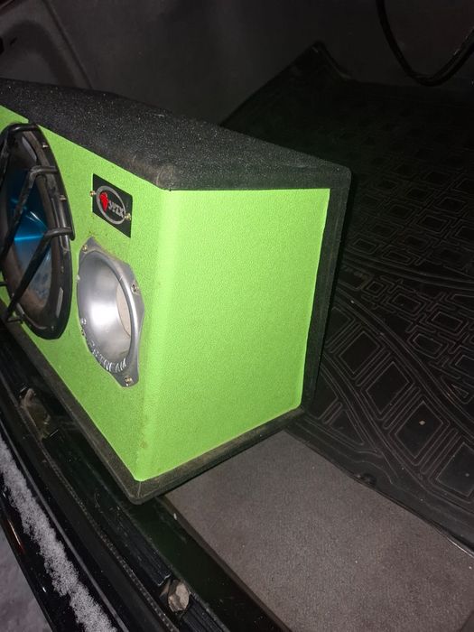 Сабвуфер почти новый