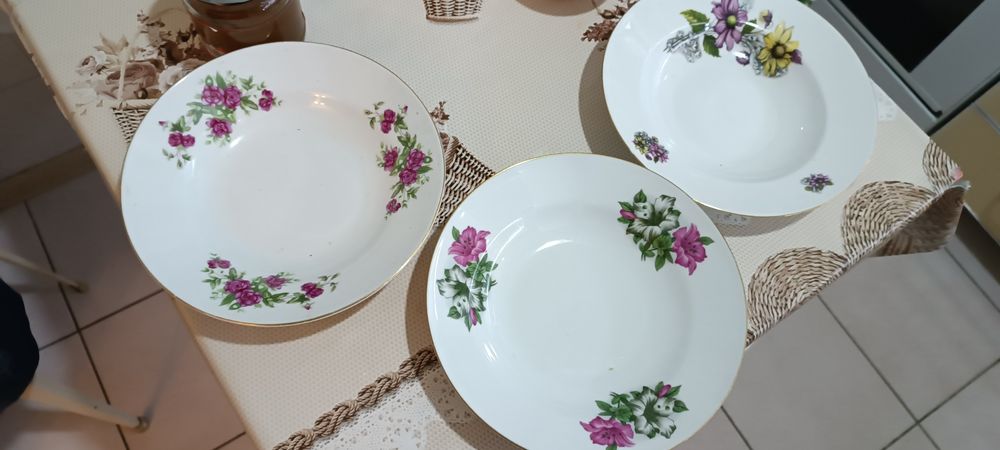 Тарелки, ляганы  фарфоровые,