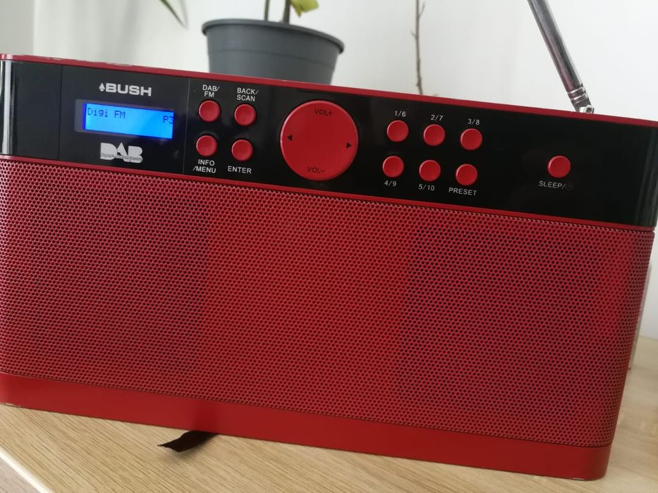 Radio digital BUSH