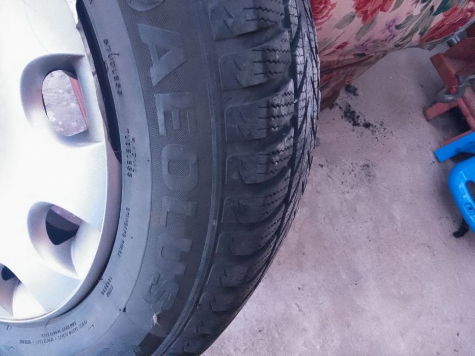 Set 4 cauciucuri de iarna Aeolus pentru VW New Beetle,195 65/15 folosite un sezon stare foarte bună