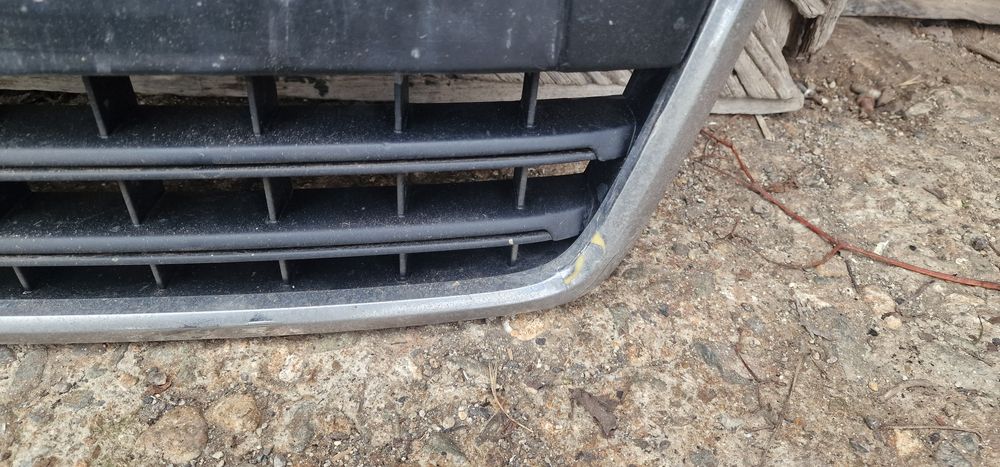 Решетка audi A8 D3 feis