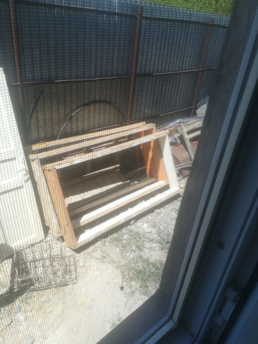 Продаётся двери с косяком.