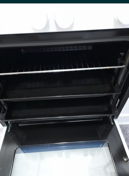 Продам газ плиту