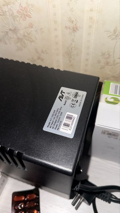 UPS AVT-1200 AVR (EA2120), 1200VA / 720W.