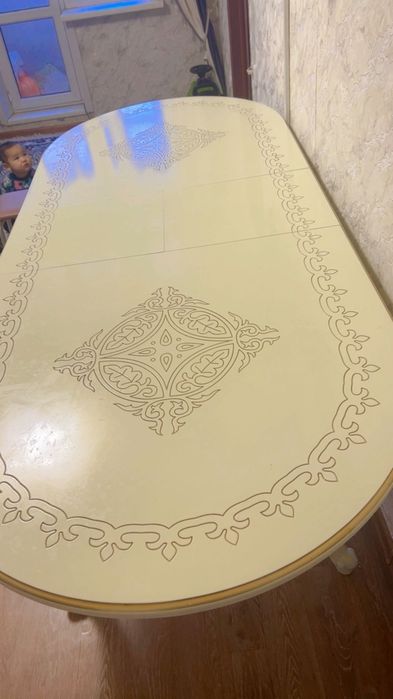 Продаеться стол Дагистанский