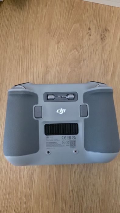 DJI RC Controller RM330 cu ecran integrat  + mini kit  - nou