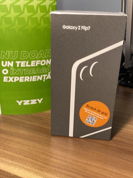 Samsung Galaxy Z Flip7 • 256 GB • Blue Shadow