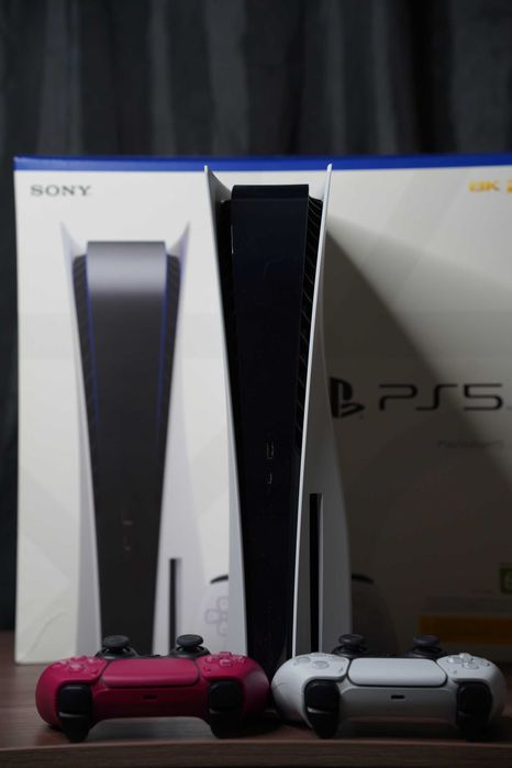 Sony Playstation 5 + 2 джойстика