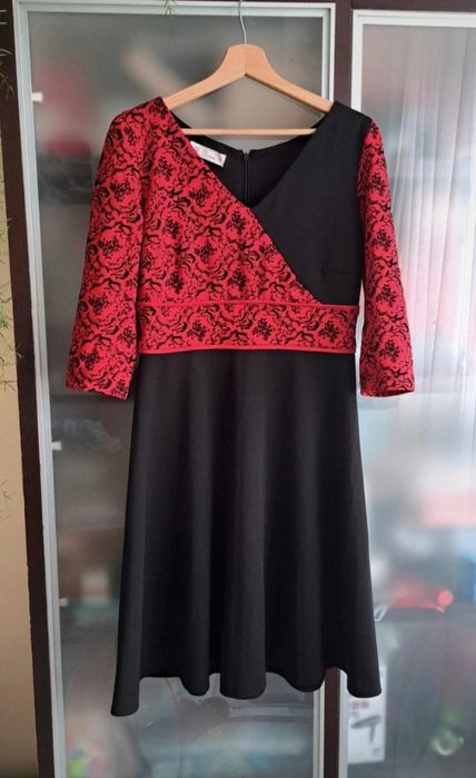 Rochie groasa, ideala pentru masa de craciun