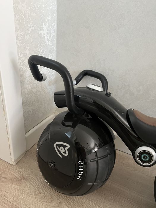 Беговел guai черный