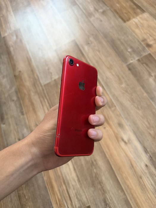 Продам Iphone 7 128 gb Red