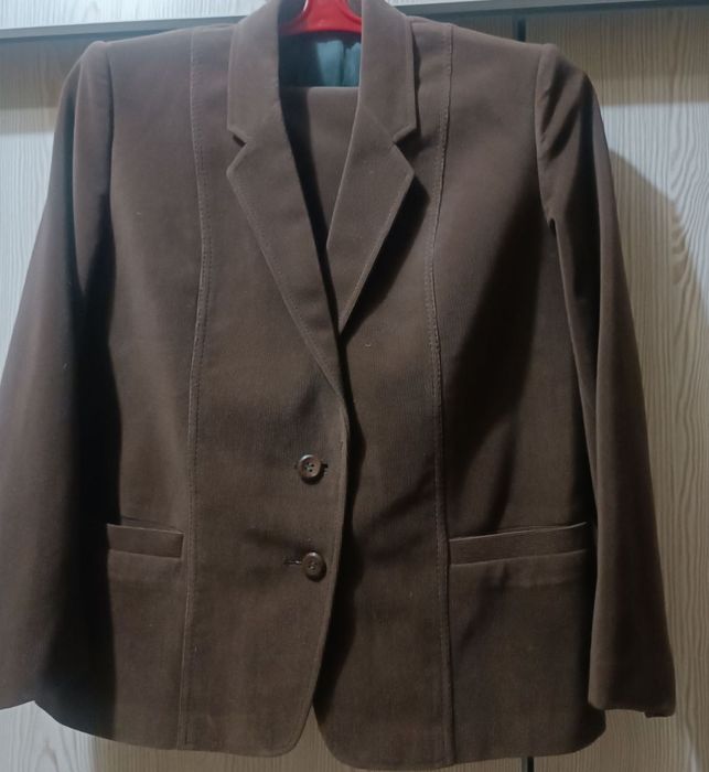 Женский костюм юбка с пиджаком