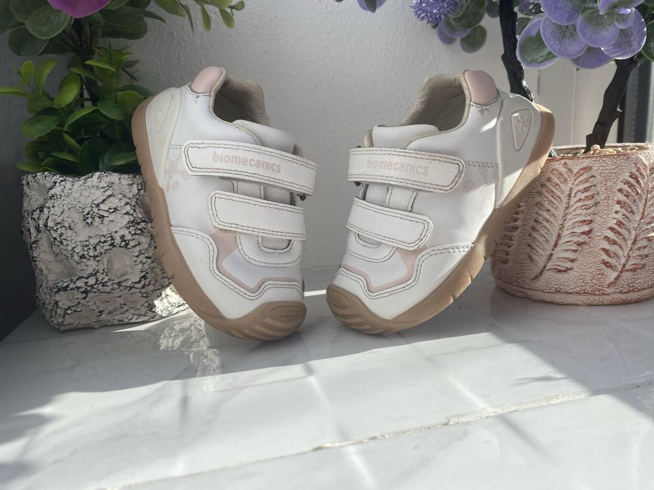 Pantofi Biomecanics 22