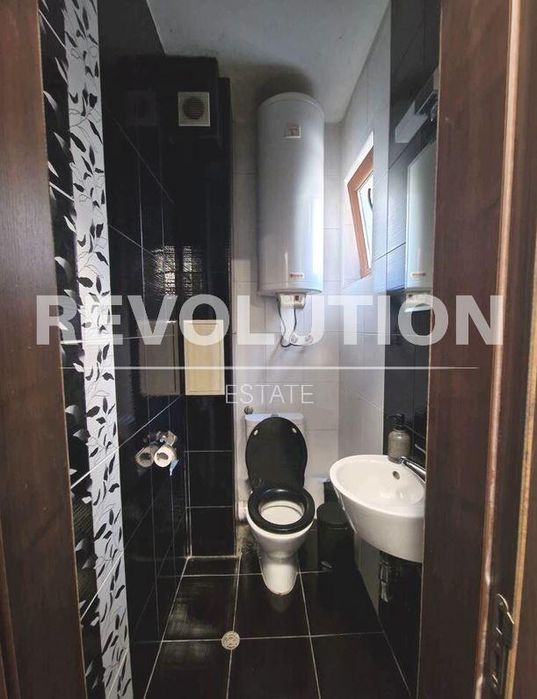 Дава се под наем Тристаен апартамент в Варна, Център - 82 кв.м за 675 € - Снимка #5