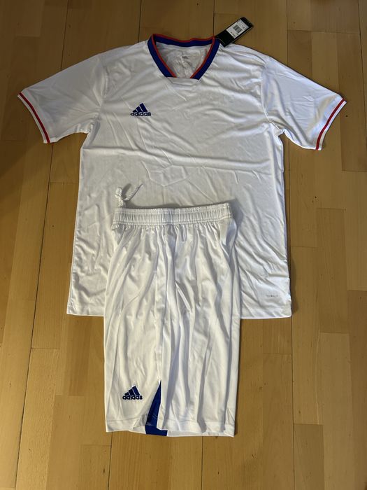 Форма футбольная -взрослая.