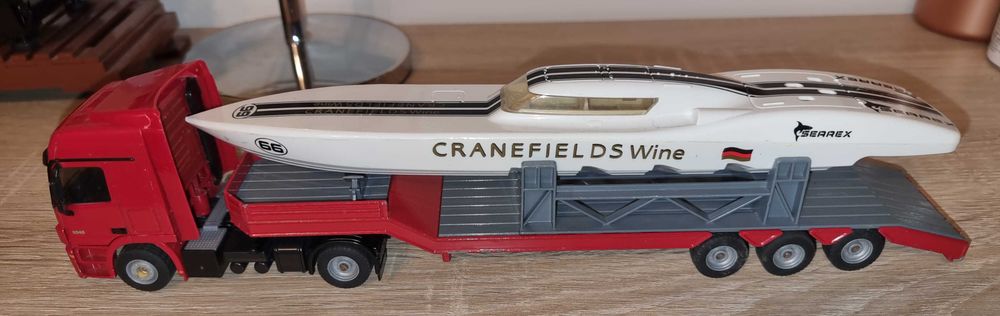 Se vinde macheta camion siku Mercedes