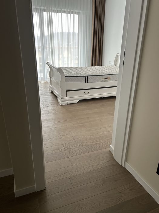 Imchiriez apartament 3 camere,complex nou, parcare subterana