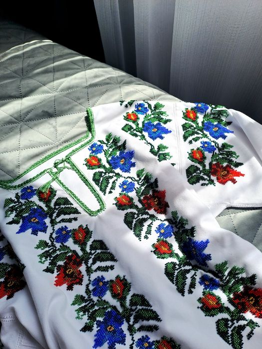 Camasa cu margele cusuta MANUAL