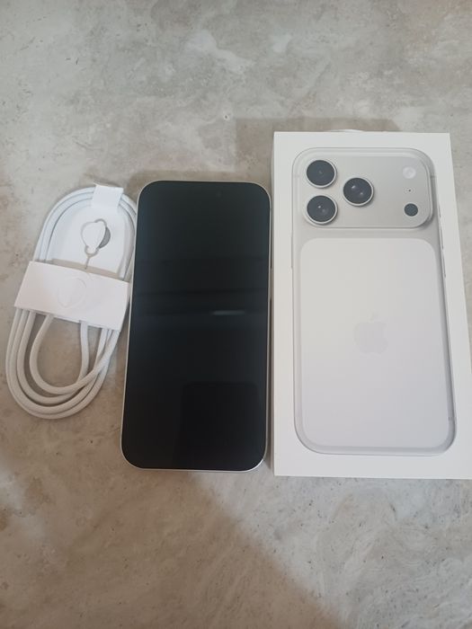 Iphone 17 pro, silver, 256 gb