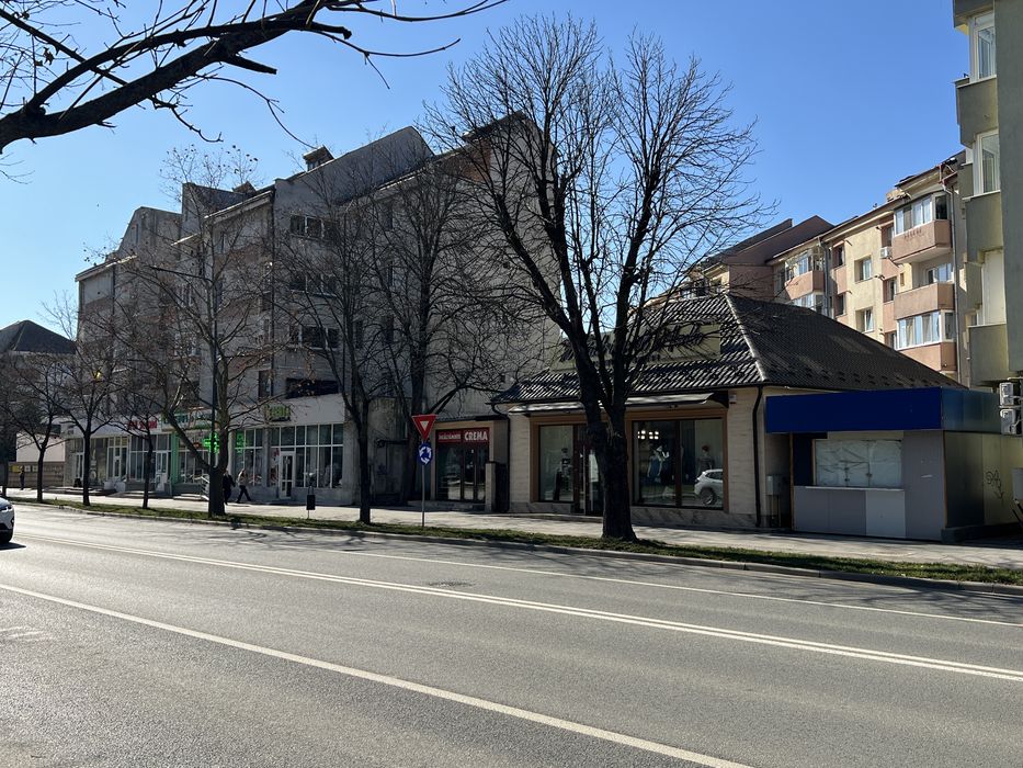 Vand imobil cu spatiu comercial în Bistrița zona Spitalului