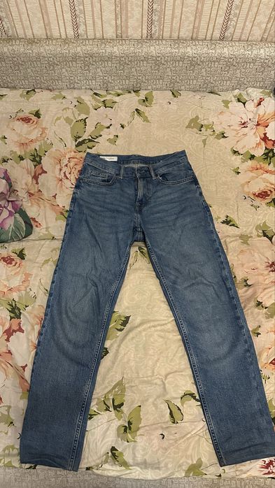 Джинсы Zara (крой Straight)