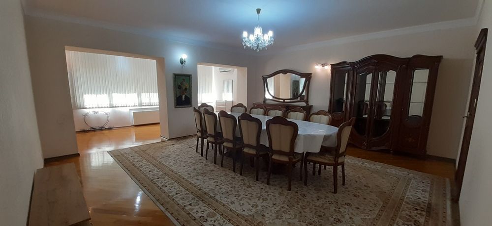 Итальянская мебель. Витрина Linea B. Ведущий бренд Италии.Стенка Горка
