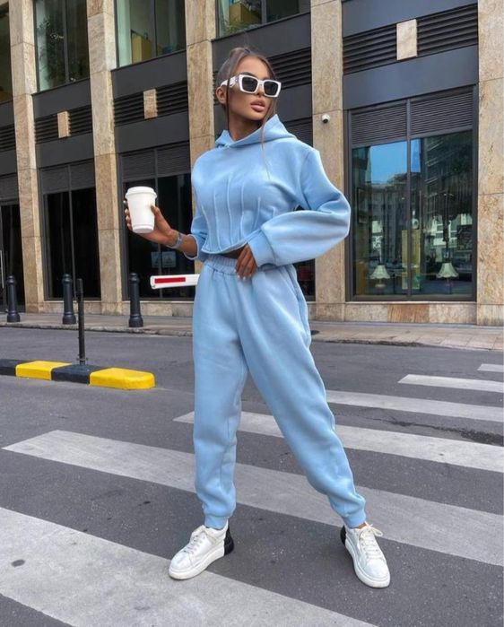 Все в наличии , спортивные костюмы , кофты, джинсы