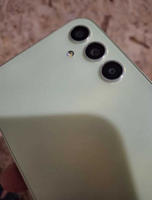 Samsung a24 Gold с документами