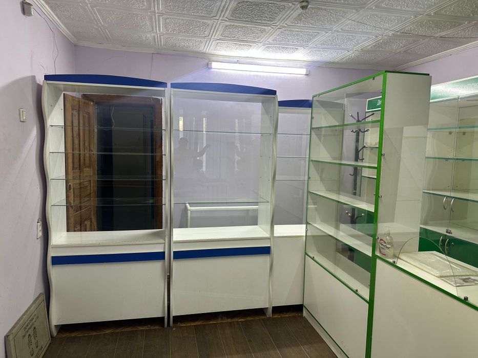 Продам торговое оборудование для аптеки