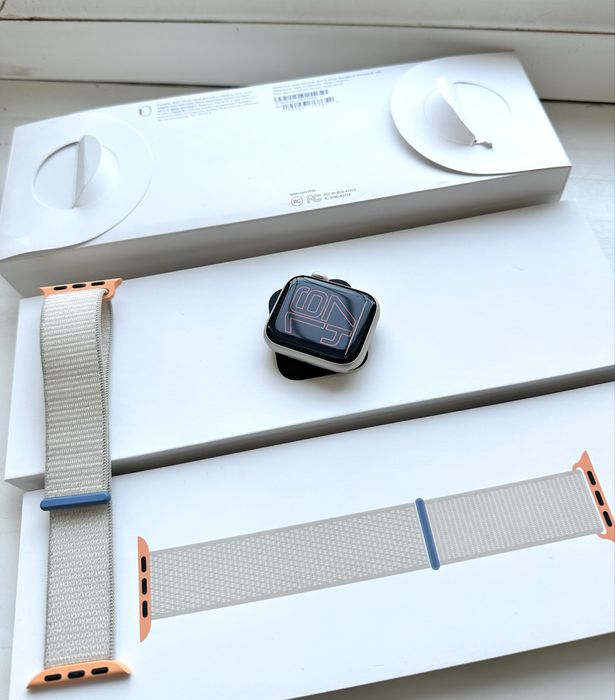 Apple iWatch SE(2) Starlight 40mm Sport Loop