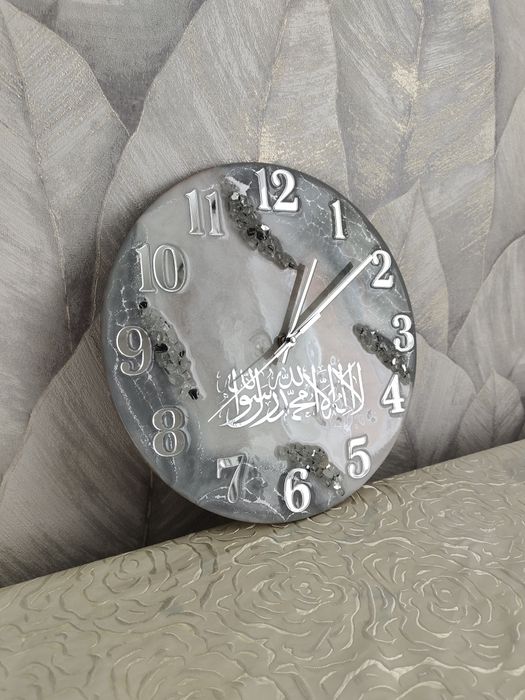 Продам часы настенные