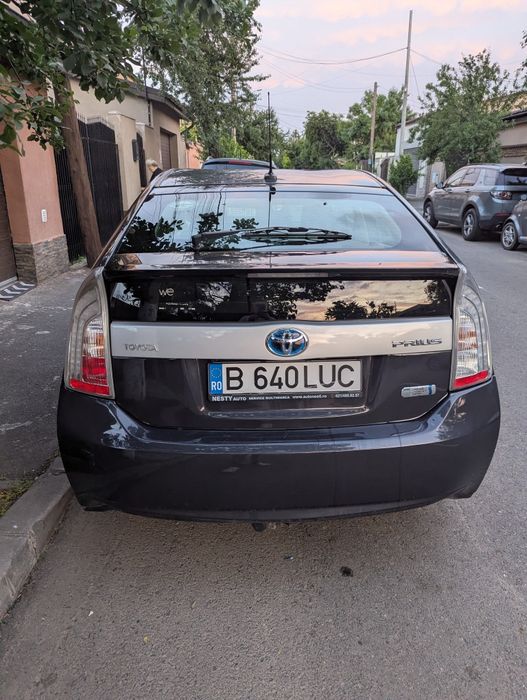 Toyota prius plug-in hybrid