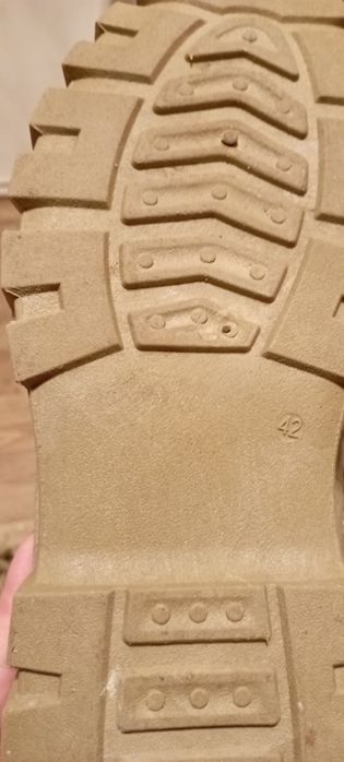 Продам мужские зимние ботинки