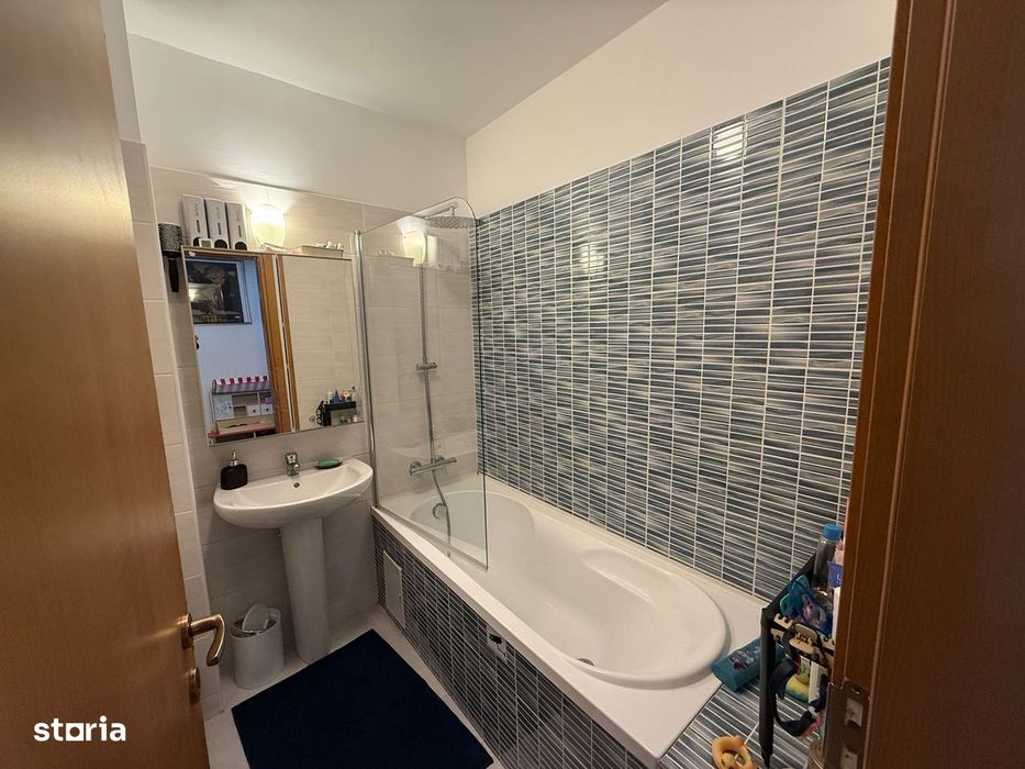 Apartament cu 3 camere si doua bai. Comision 0